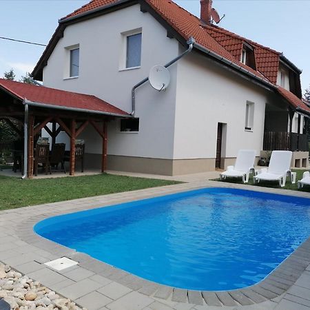 Villa Lili Apartments Balatonkeresztur Bagian luar foto