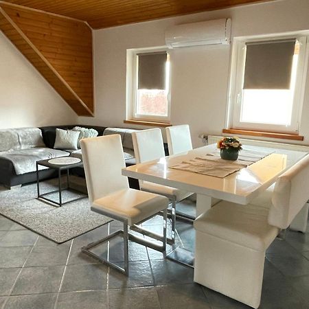 Villa Lili Apartments Balatonkeresztur Bagian luar foto