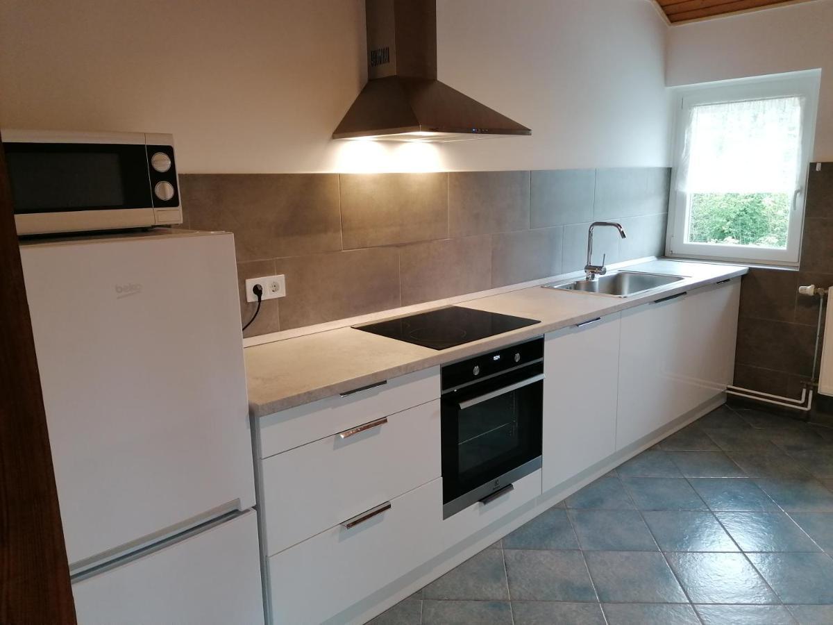Villa Lili Apartments Balatonkeresztur Bagian luar foto