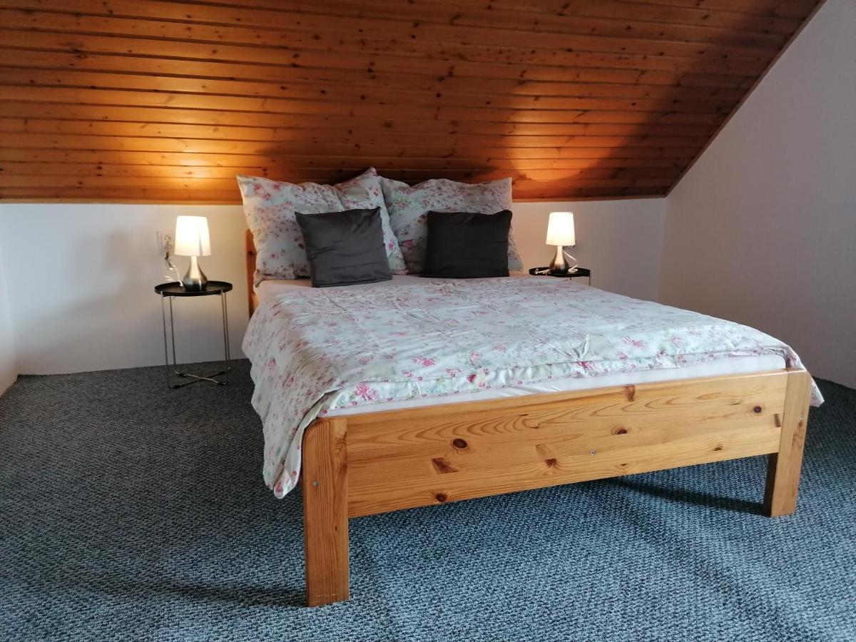 Villa Lili Apartments Balatonkeresztur Bagian luar foto