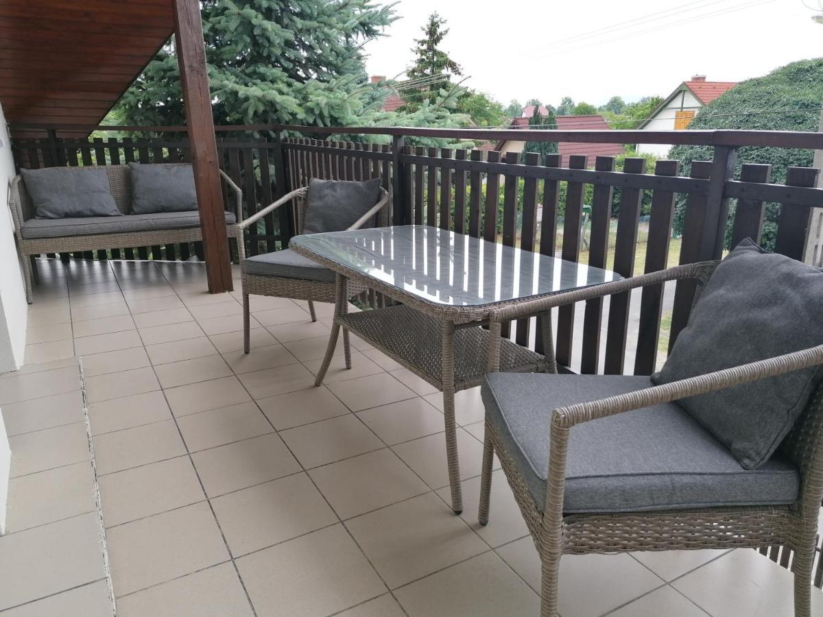 Villa Lili Apartments Balatonkeresztur Bagian luar foto