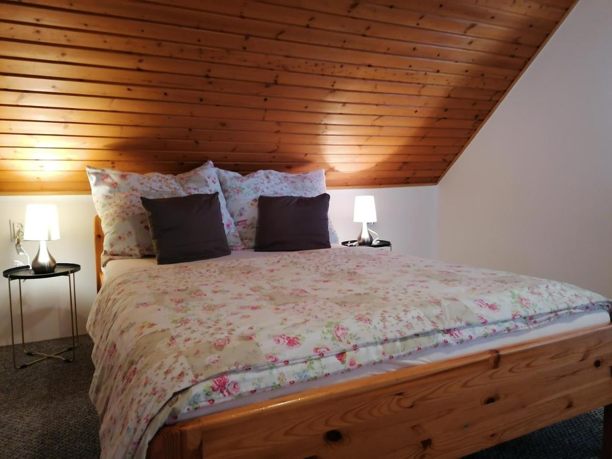 Villa Lili Apartments Balatonkeresztur Bagian luar foto