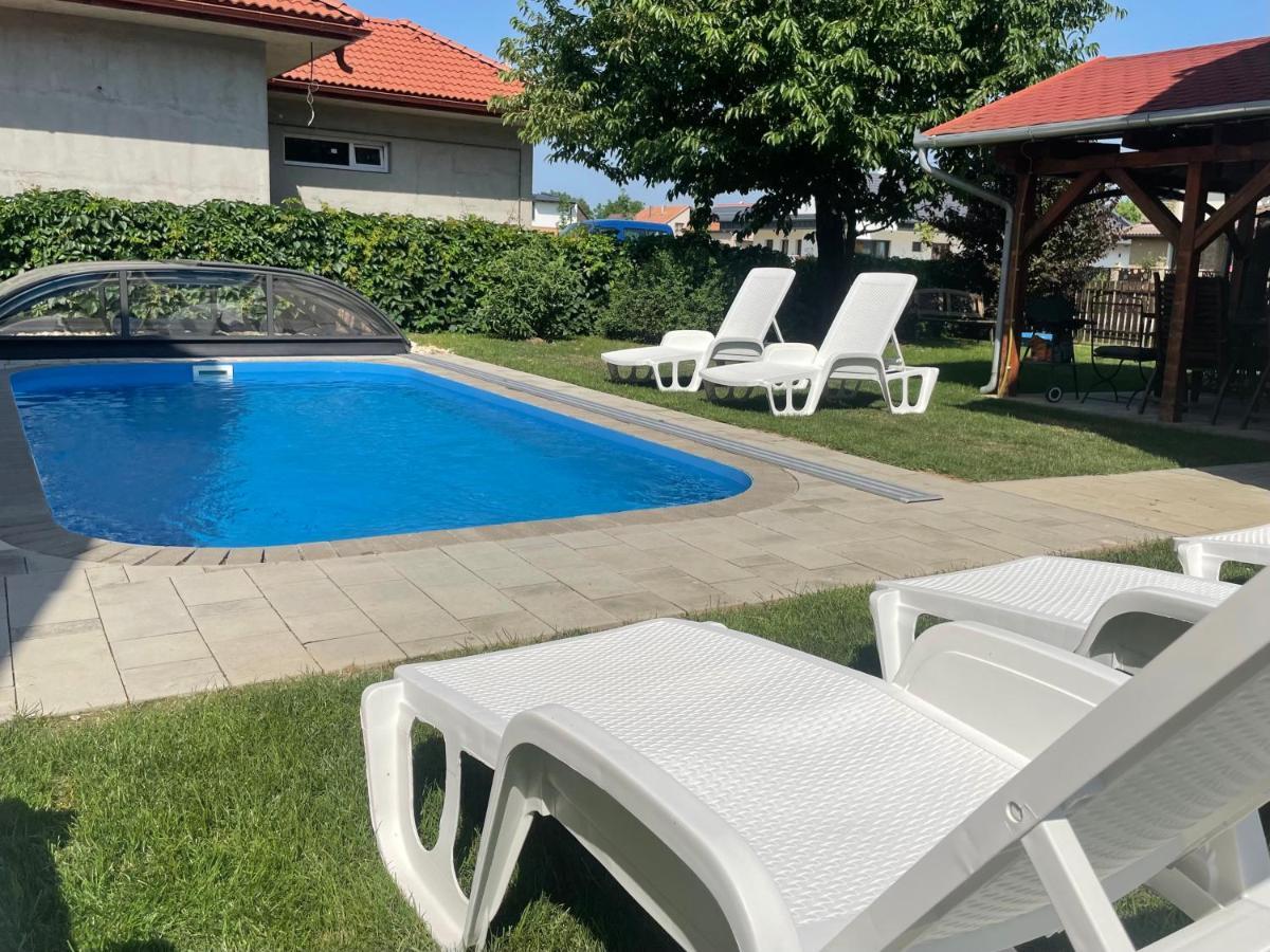 Villa Lili Apartments Balatonkeresztur Bagian luar foto