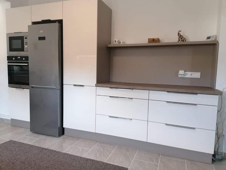Villa Lili Apartments Balatonkeresztur Bagian luar foto