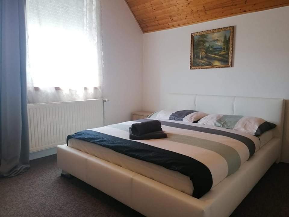 Villa Lili Apartments Balatonkeresztur Bagian luar foto