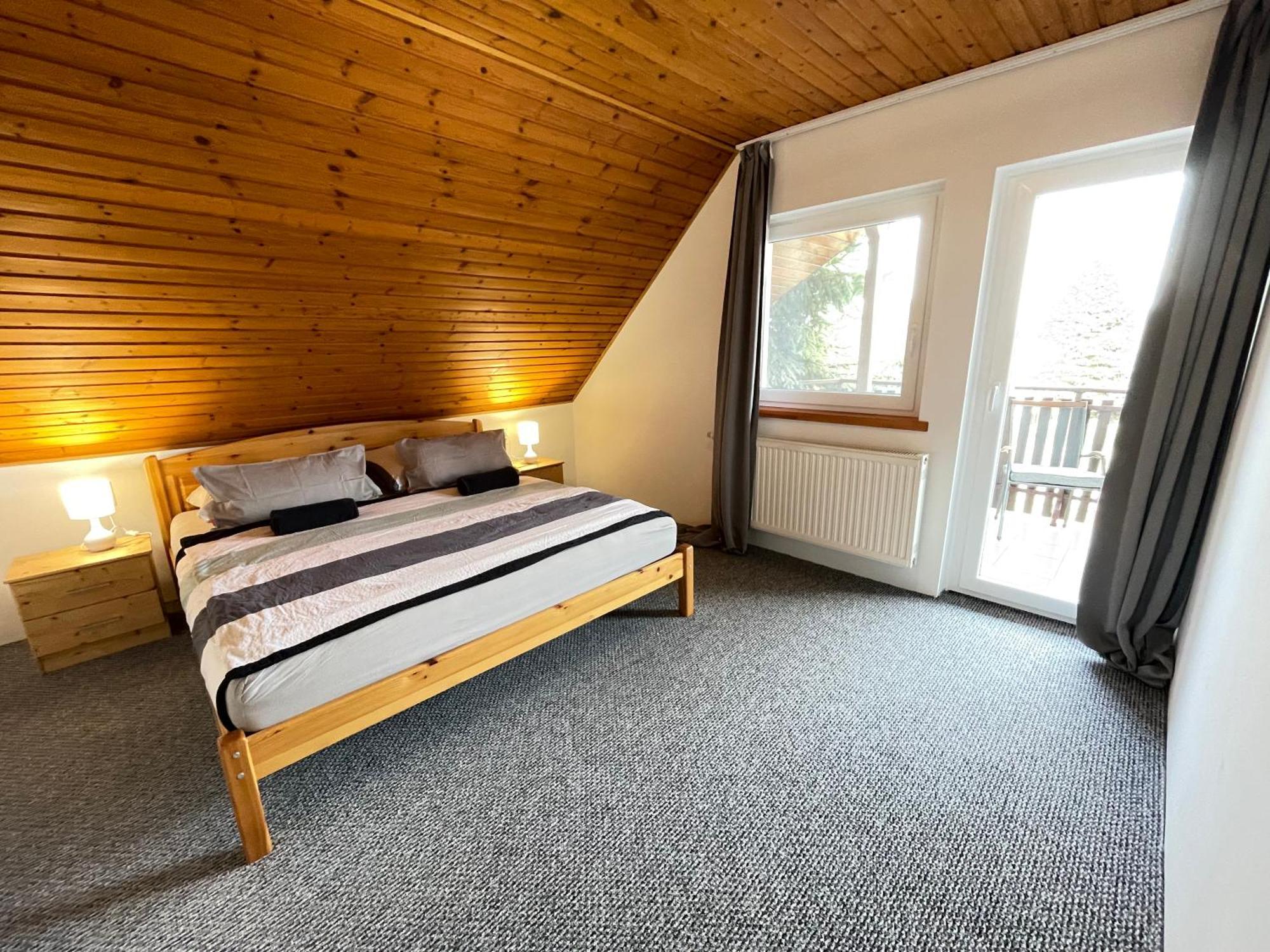 Villa Lili Apartments Balatonkeresztur Bagian luar foto