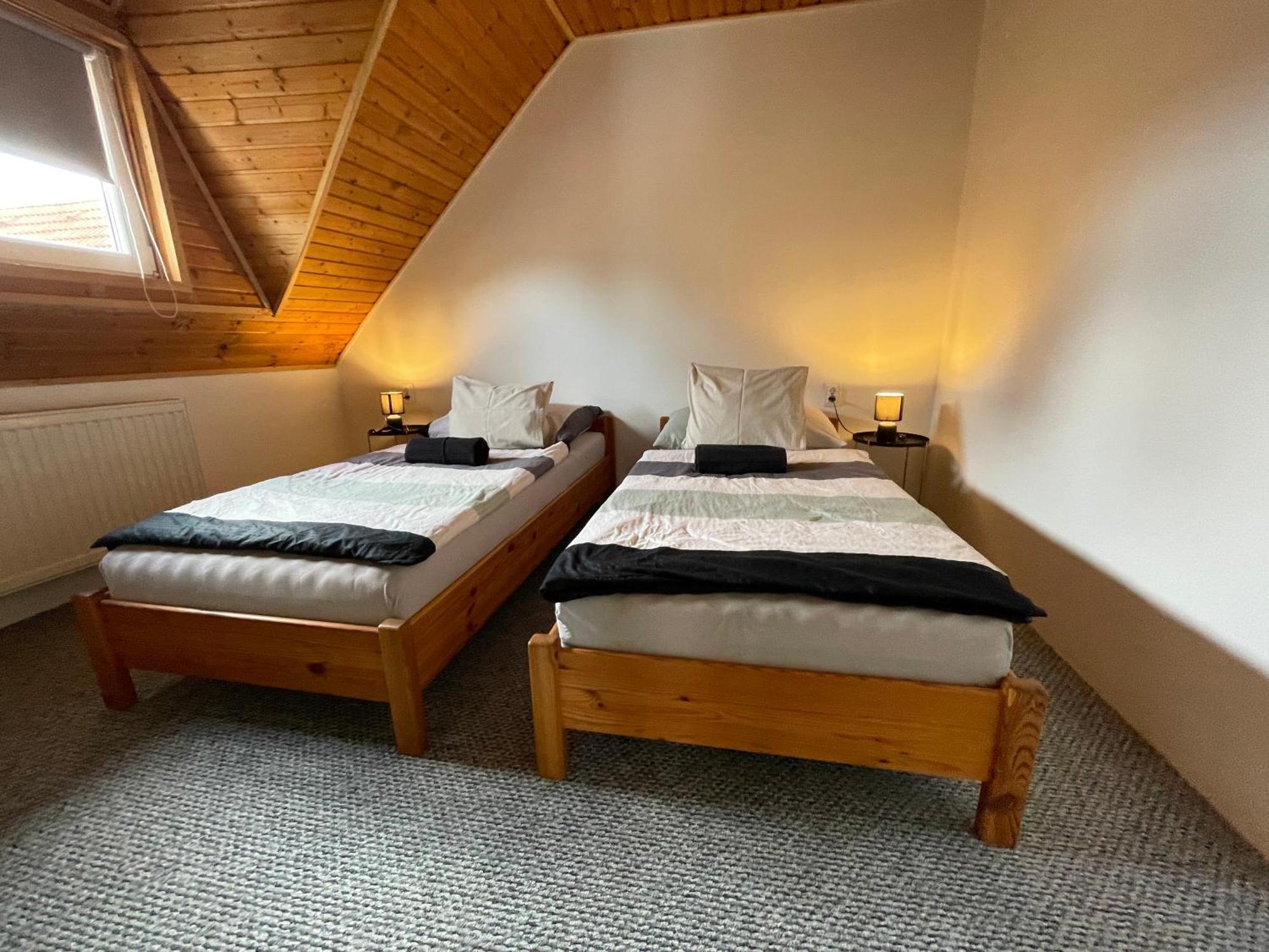 Villa Lili Apartments Balatonkeresztur Bagian luar foto